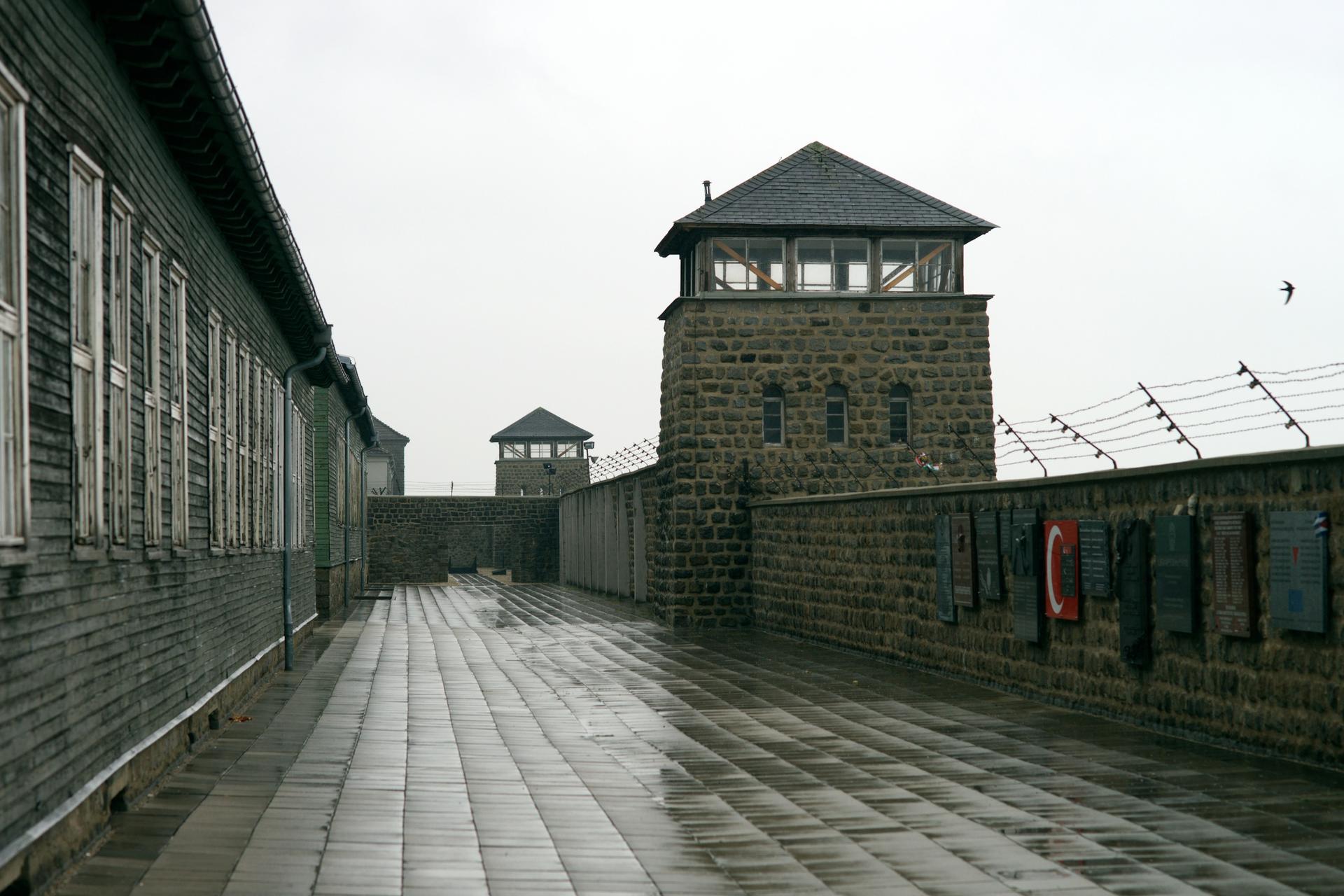 Památník koncentračního tábora Mauthausen a město Linz